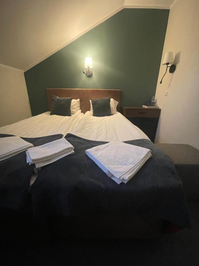 Apple Economy Hotel Kaunas Luaran gambar