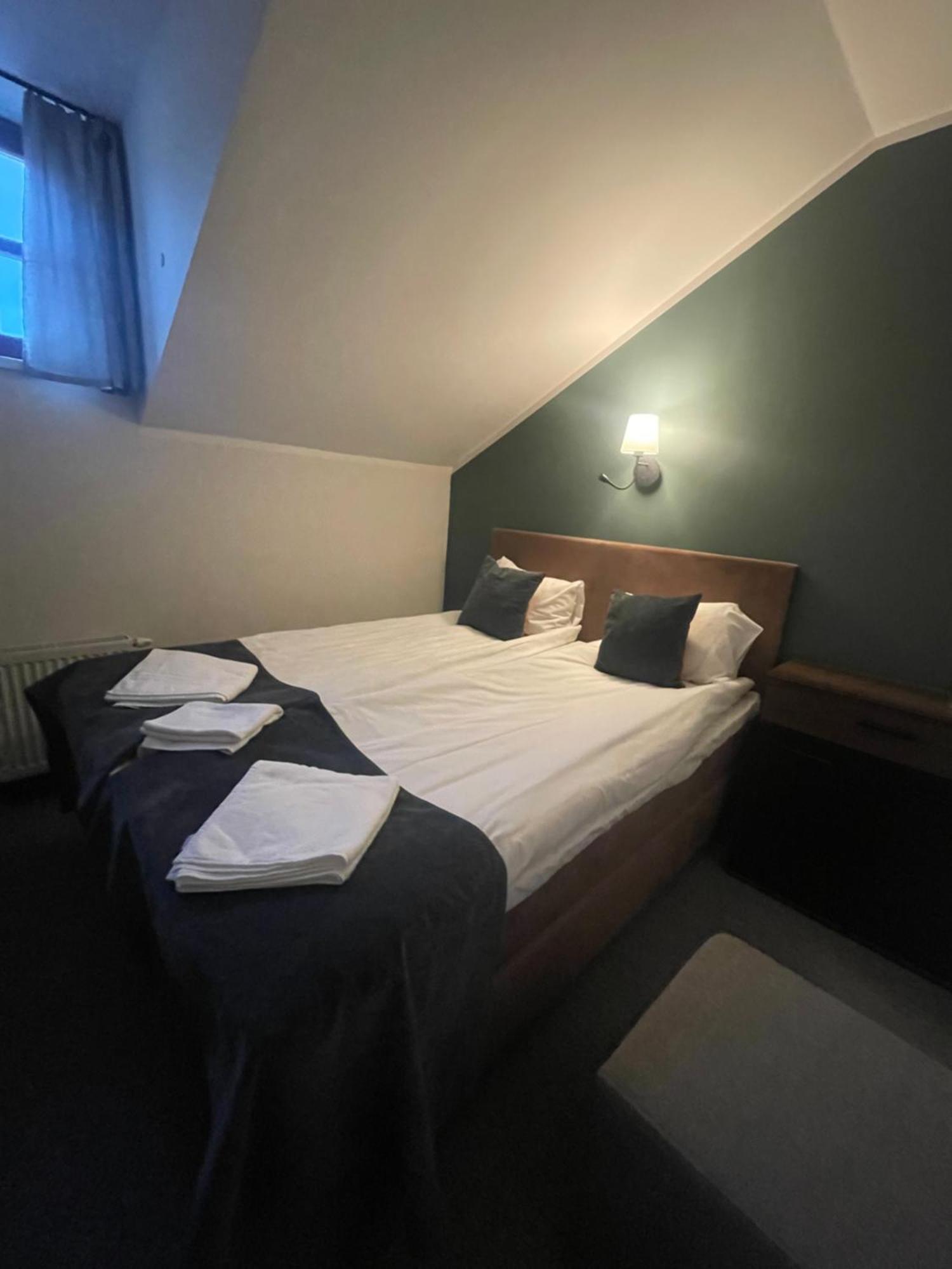 Apple Economy Hotel Kaunas Luaran gambar